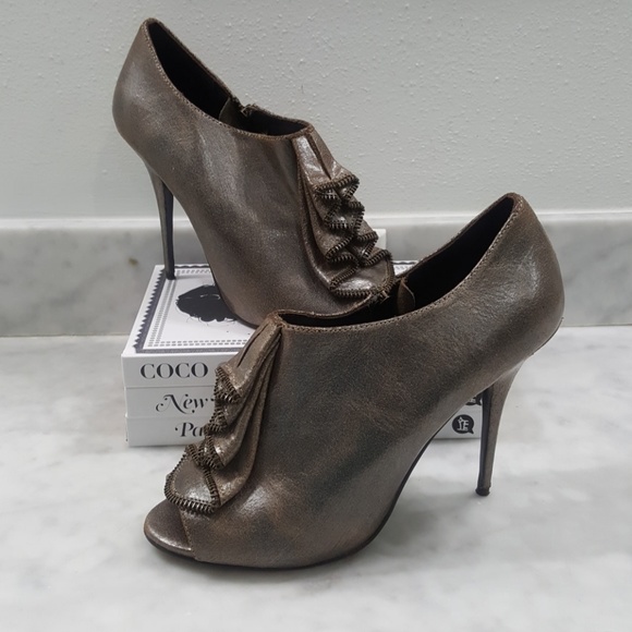 🎉Elizabeth and James Metallic Stiletto Booties - Picture 2 of 8